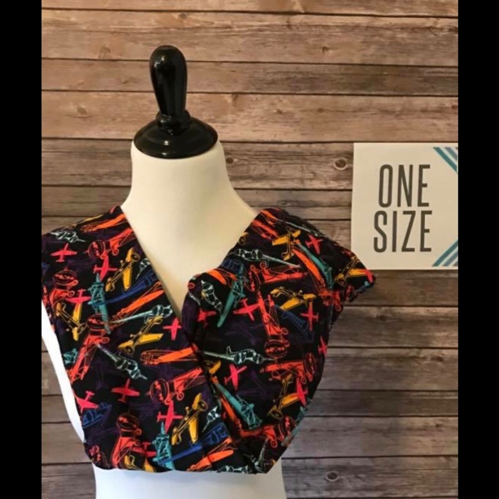NWT LuLaRoe Airplane Leggings black with multi OS